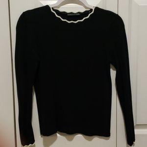 Zara black top with white neck and sleeve detail